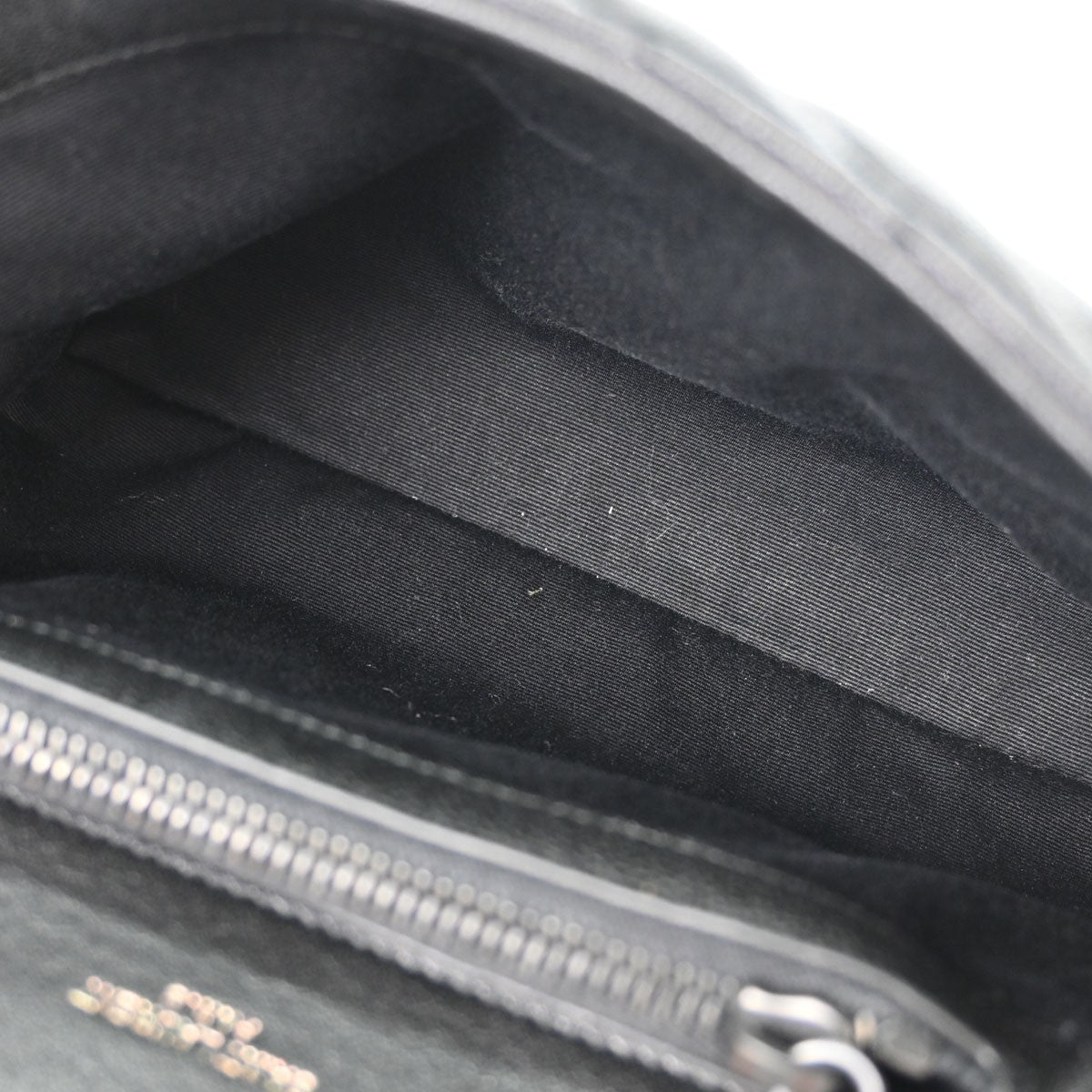 Saint Laurent Classic Monogram College Matelasse Chevron Leather Black Leather Handbag (Pre-Owned)