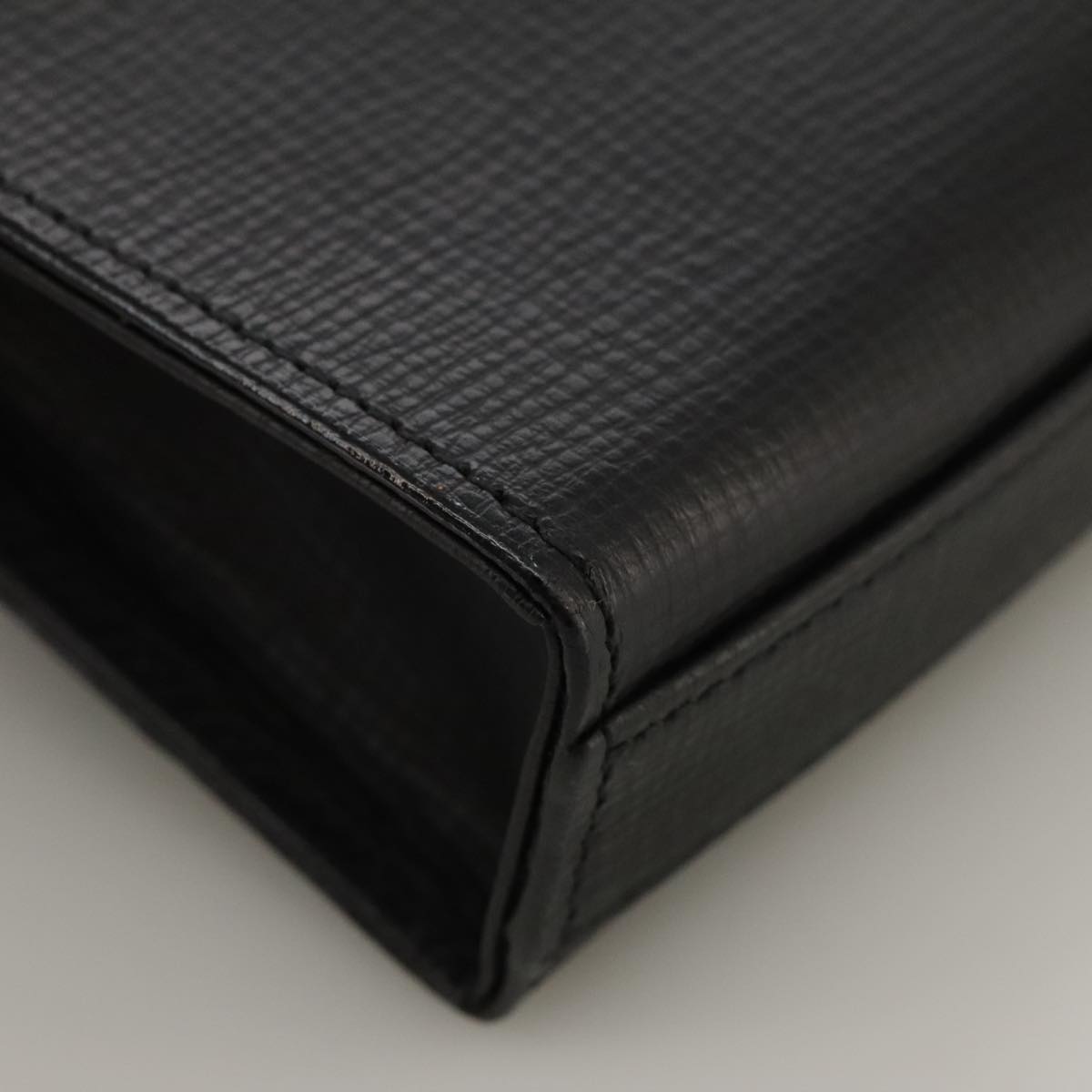 Burberry Black Leather Clutch Bag (Pre-Owned)