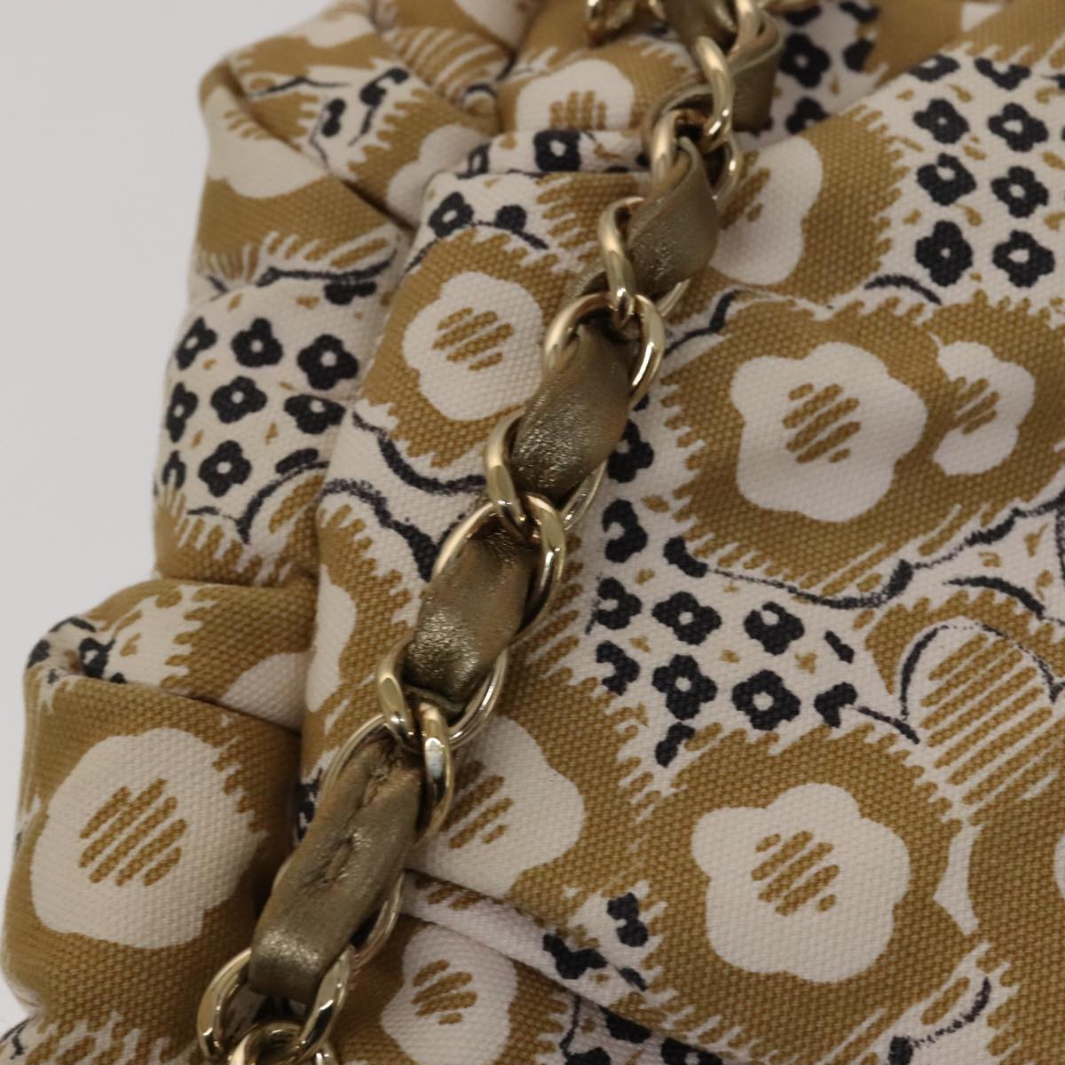 Chanel Camélia Beige Canvas Handbag (Pre-Owned)