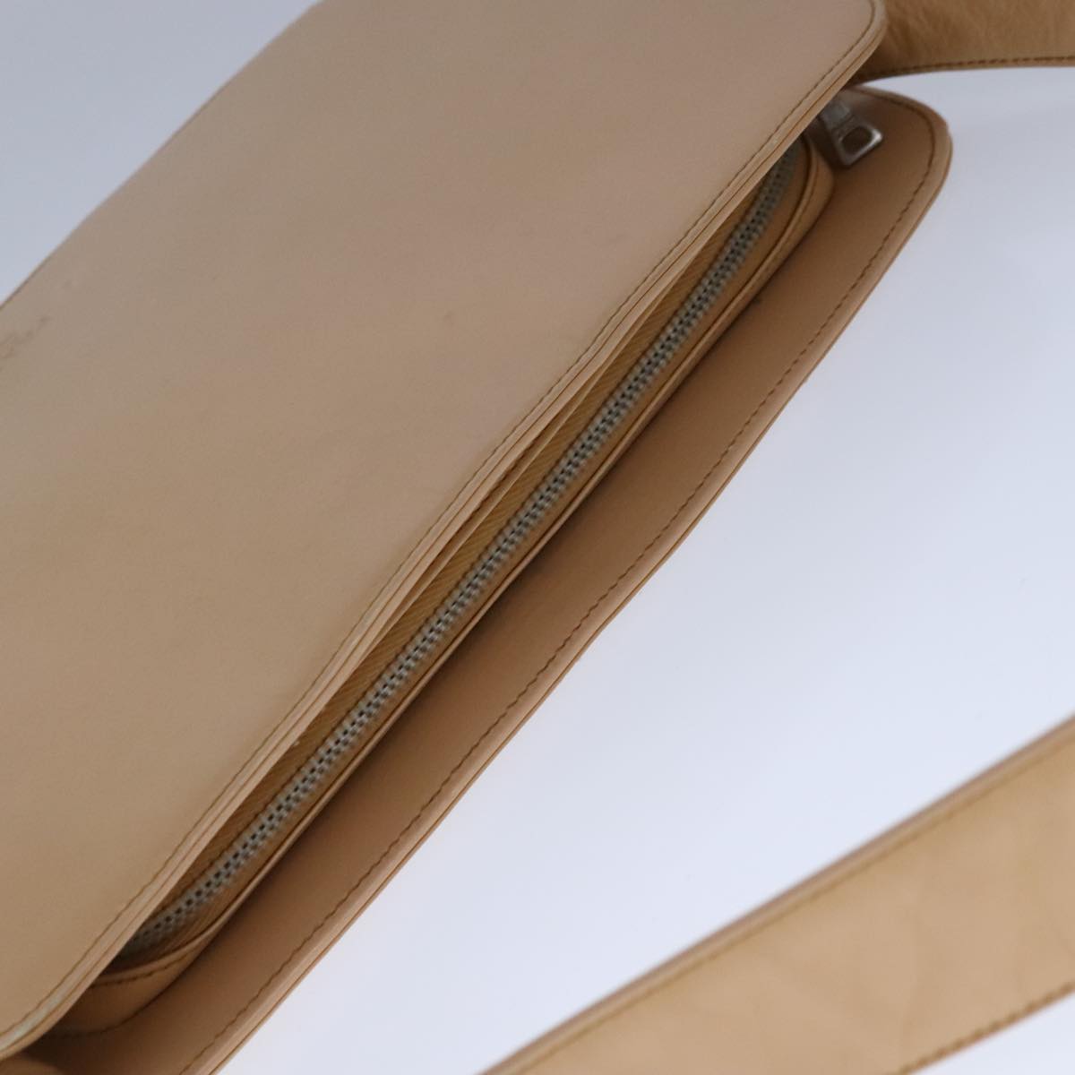 Prada Beige Leather Shoulder Bag (Pre-Owned)