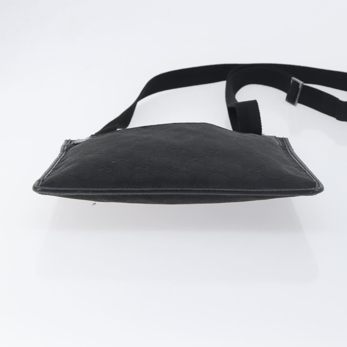 Gucci Vintage Flat Messenger Gg Canvas And Leather Black Canvas Handbag (Pre-Owned)
