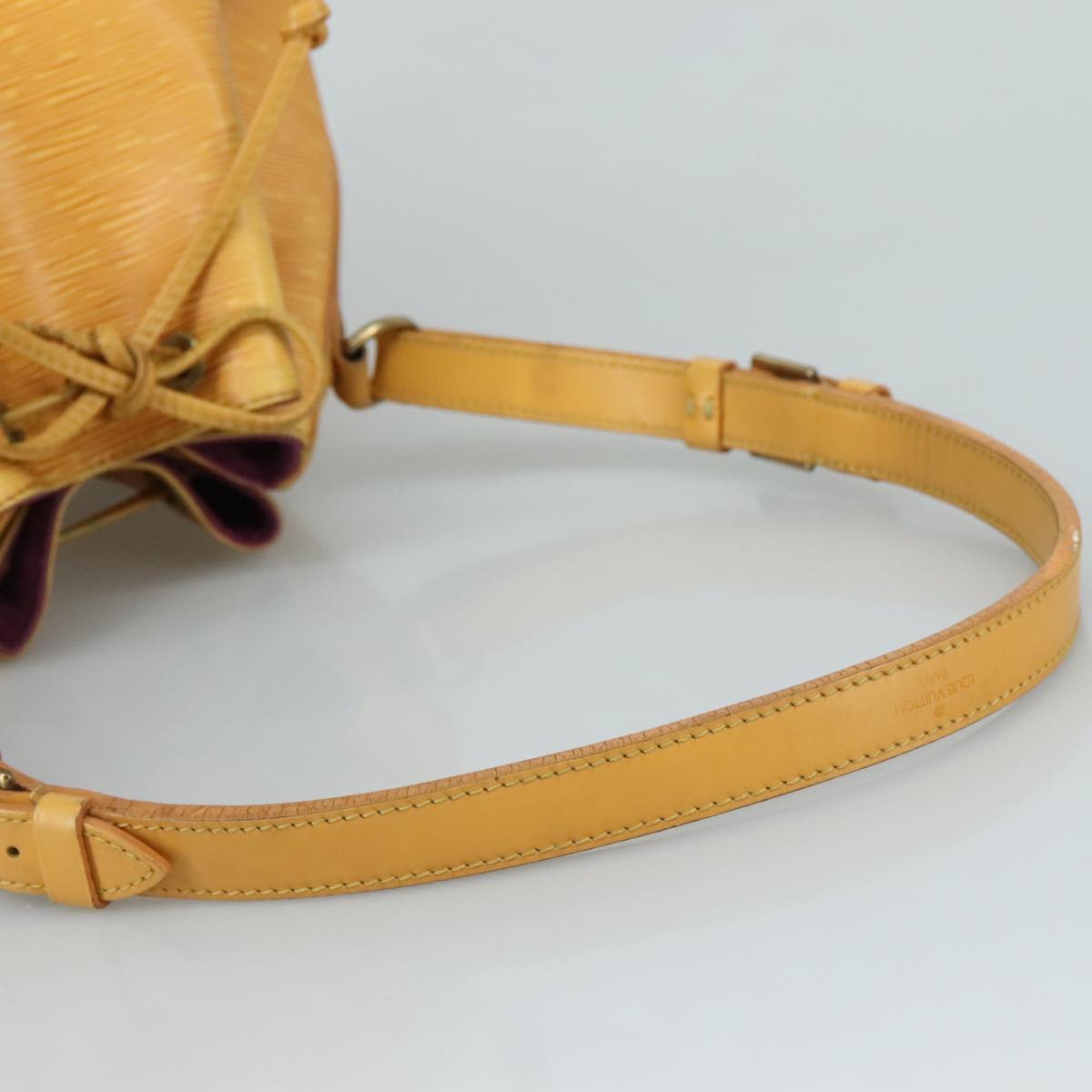 Louis Vuitton Noé Pm Yellow Leather Shoulder Bag (Pre-Owned)