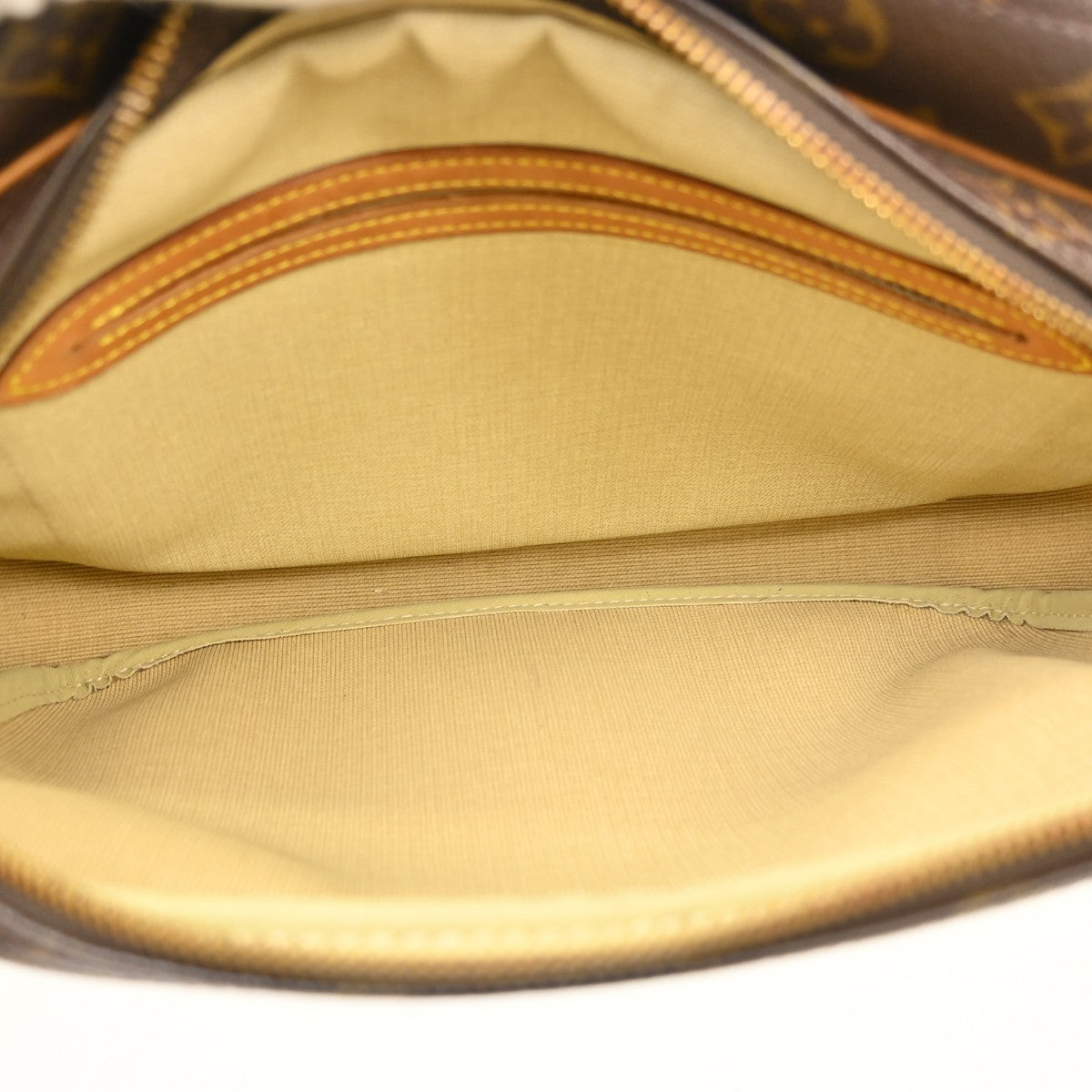 Louis Vuitton Reporter Monogram Canvas Brown Canvas Shoulder Bag Bag (Pre-Owned)