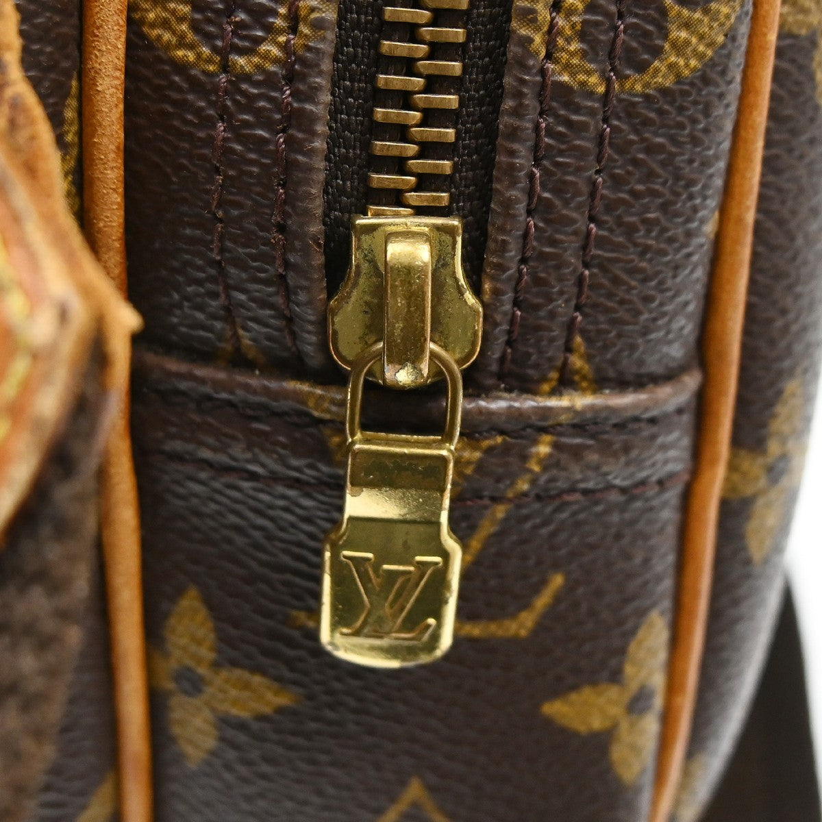 Louis Vuitton Reporter Monogram Canvas Brown Canvas Handbag (Pre-Owned)
