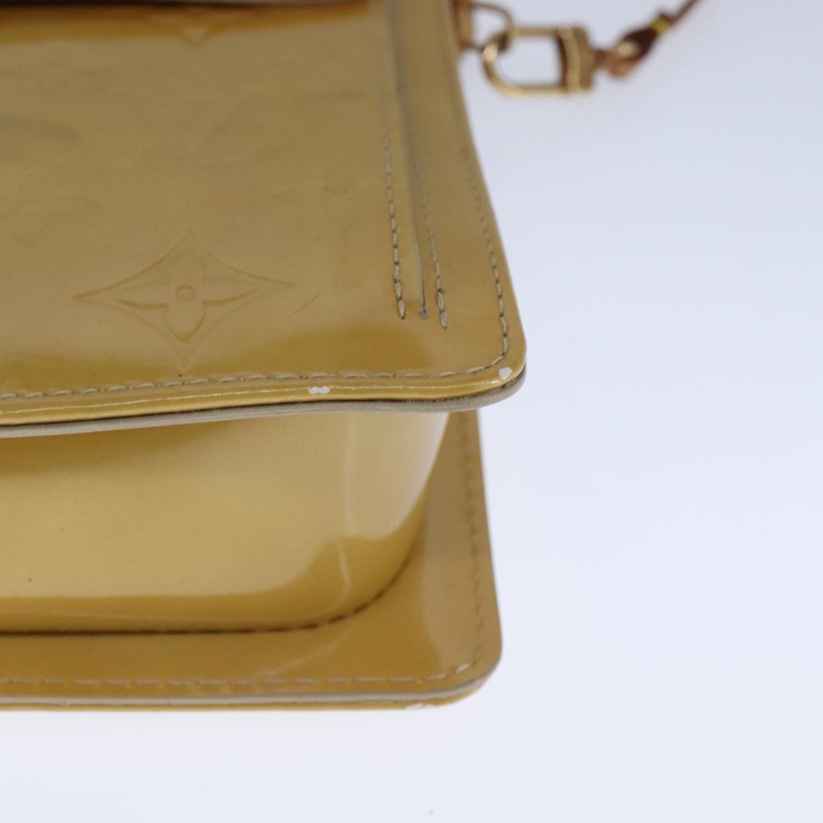 Louis Vuitton Mott Beige Patent Leather Clutch Bag (Pre-Owned)
