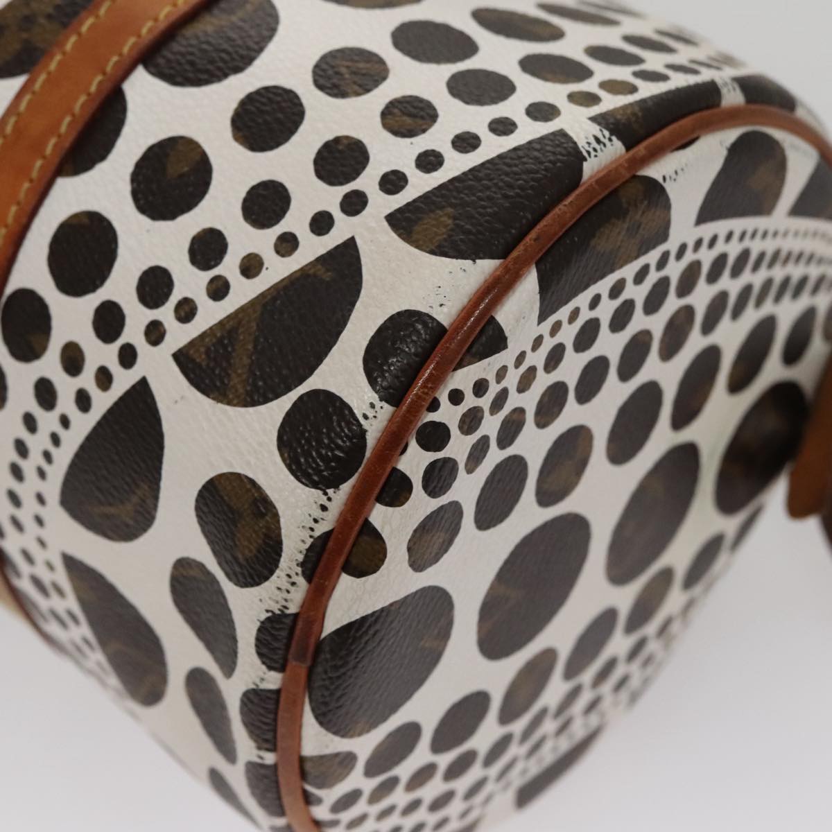 Louis Vuitton Papillon 30 White Canvas Handbag (Pre-Owned)