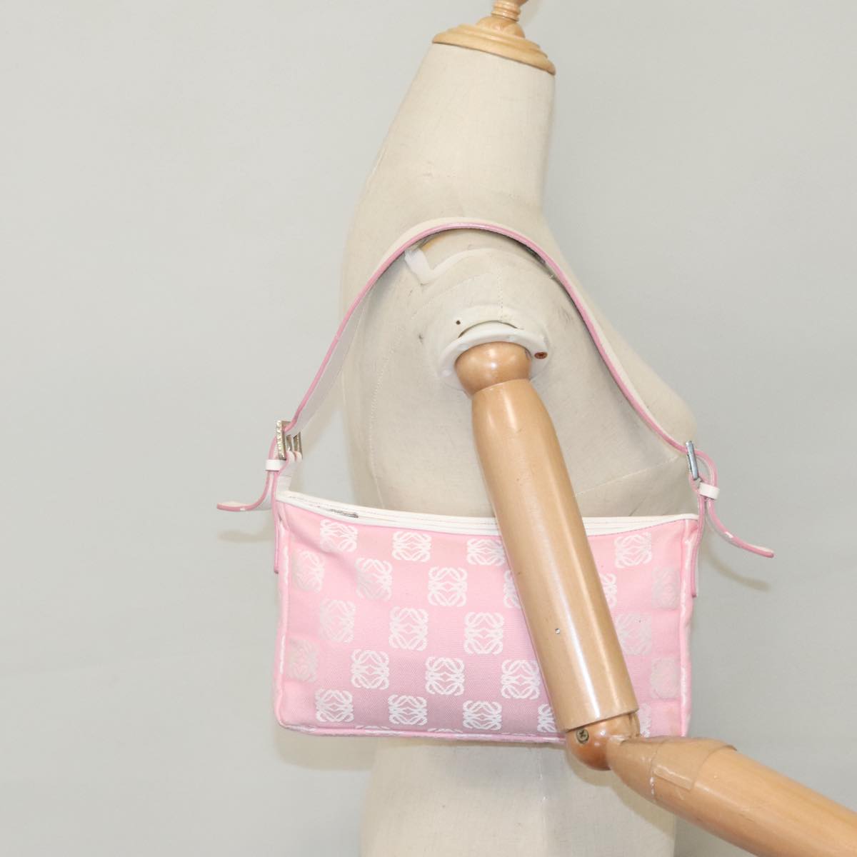 Loewe Anagram Pink Canvas Shoulder Bag (Pre-Owned)