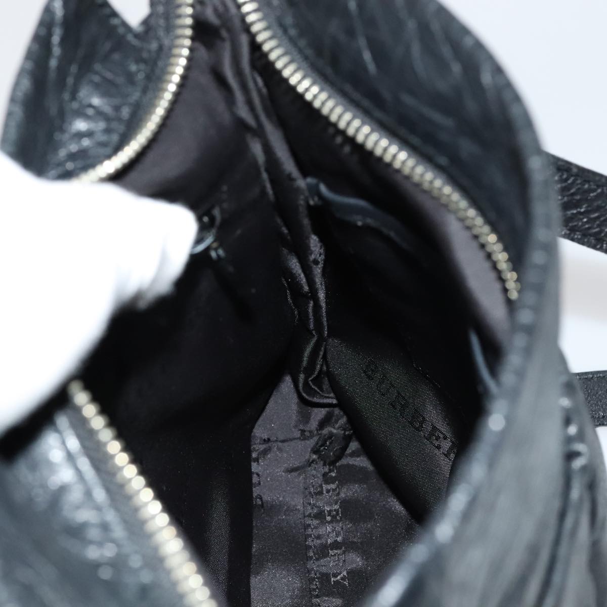 Burberry Black Leather Shoulder Bag (Pre-Owned)