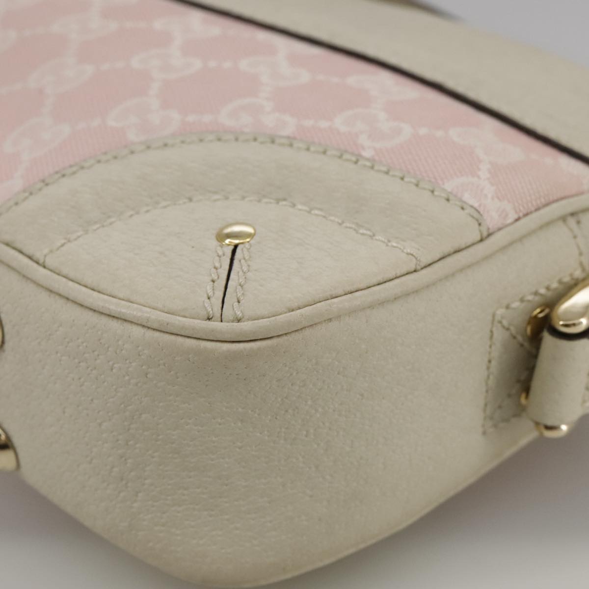 Gucci Crest Pink Leather Shoulder Bag (Pre-Owned)