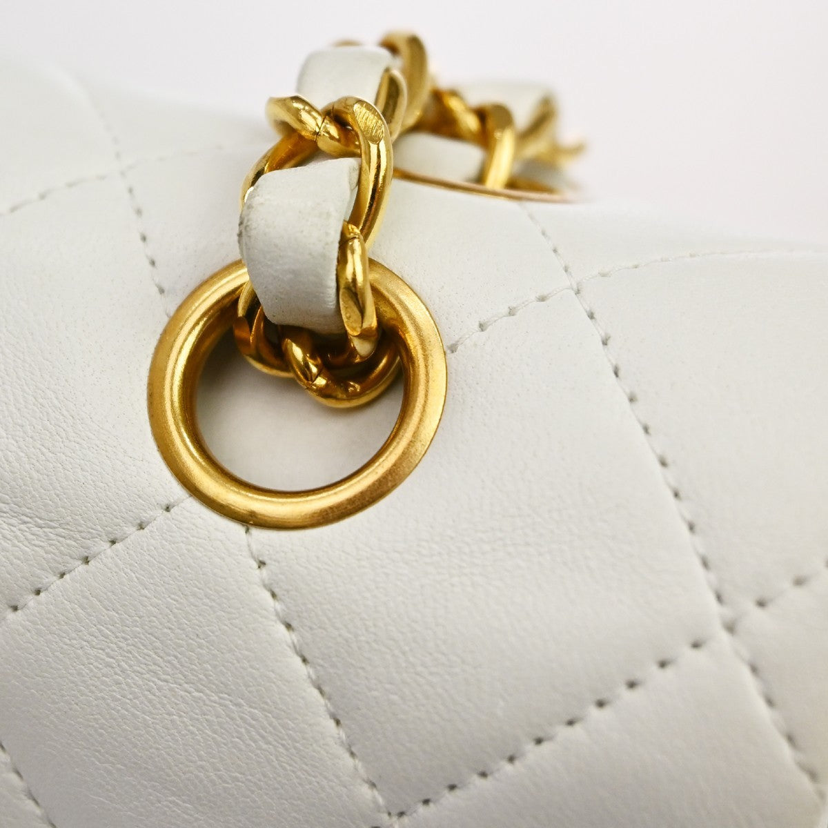 Chanel Classic Double Flap Quilted Lambskin White Leather Handbag (Pre-Owned)