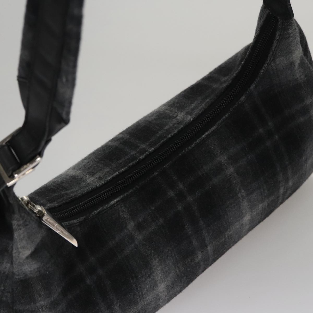 Salvatore Ferragamo Grey Wool Shoulder Bag (Pre-Owned)