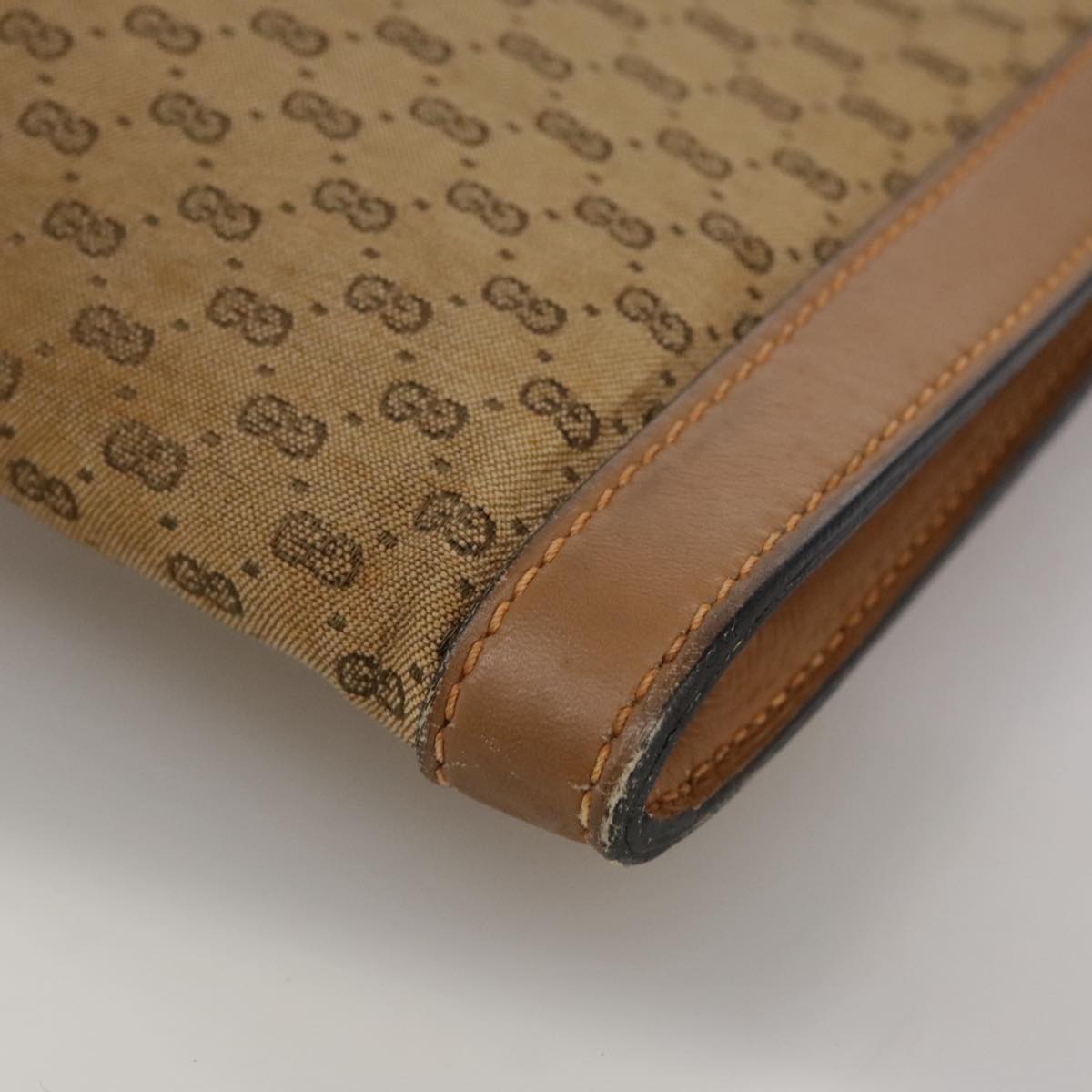 Gucci Micro Small Gg Canvas Beige Canvas Clutch Bag (Pre-Owned)