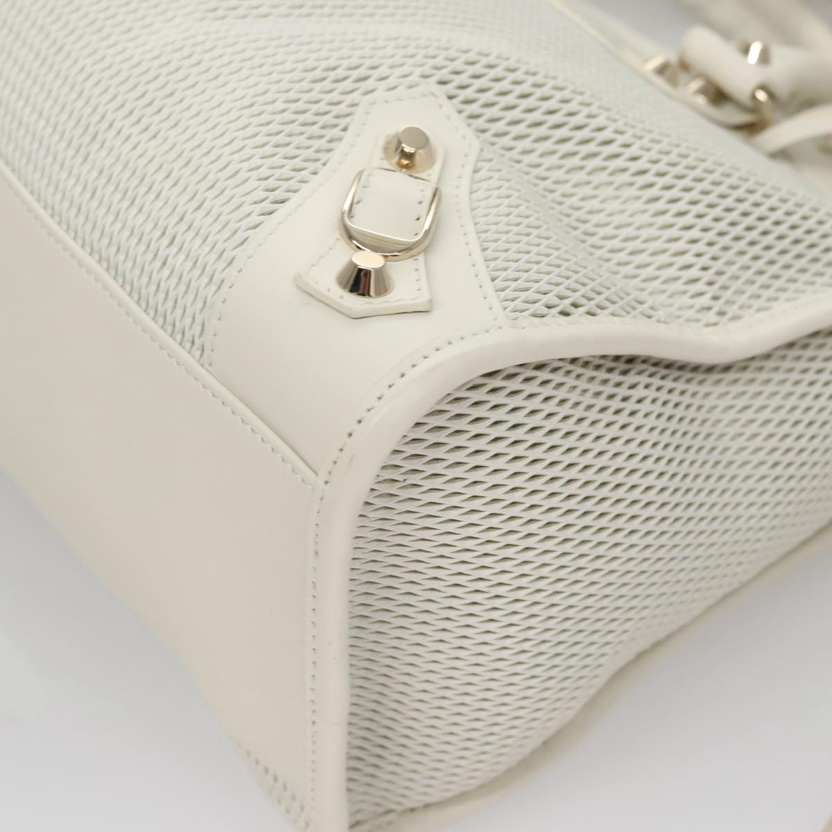 Balenciaga City White Leather Handbag (Pre-Owned)