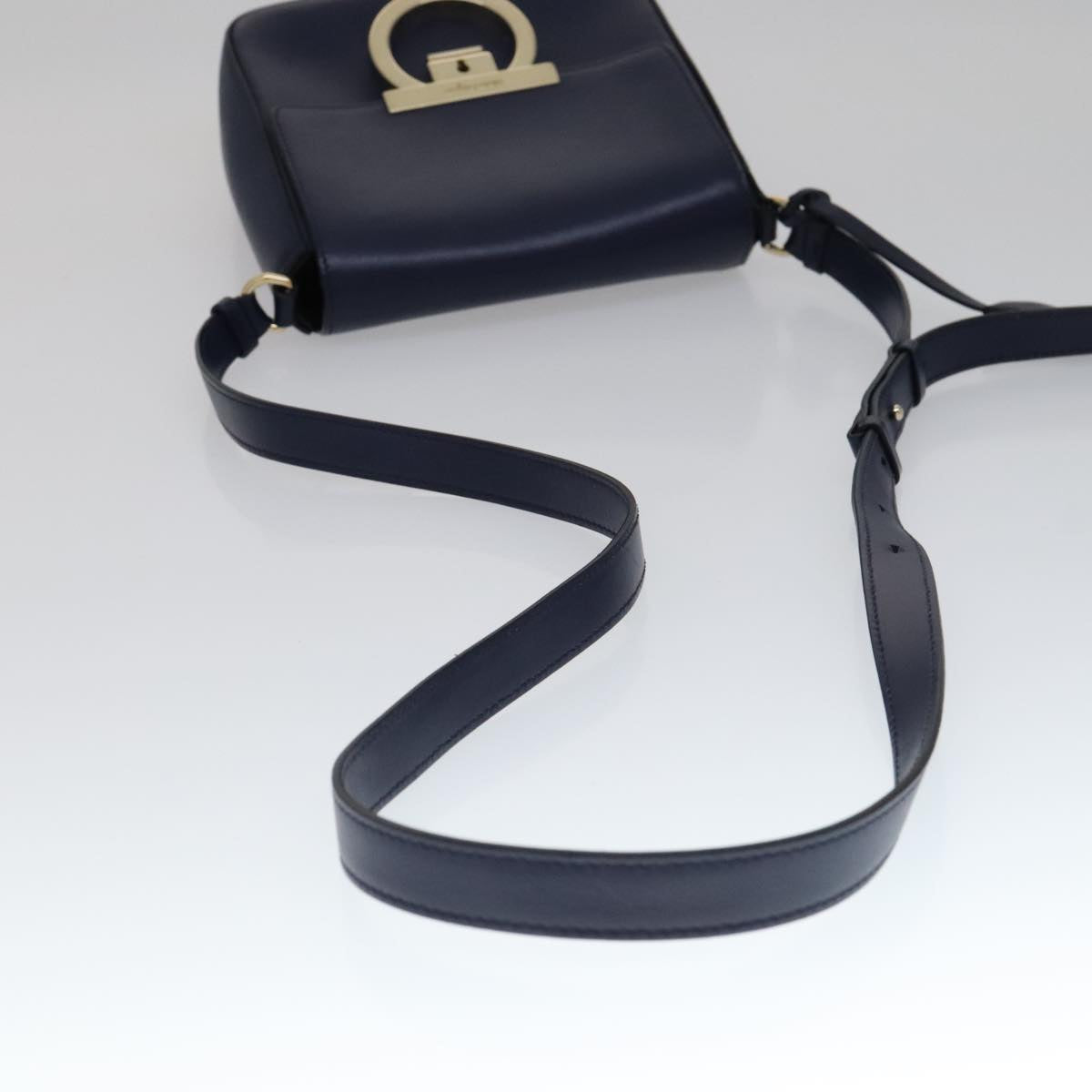 Salvatore Ferragamo Tassel Navy Leather Shoulder Bag (Pre-Owned)