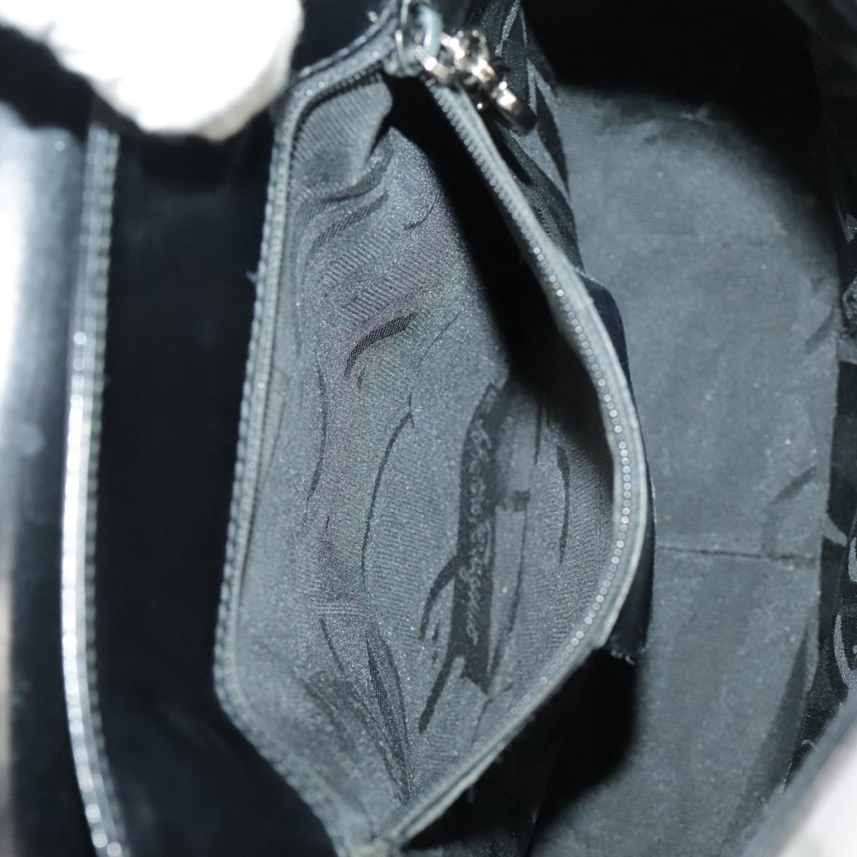 Salvatore Ferragamo Gancini Black Leather Handbag (Pre-Owned)