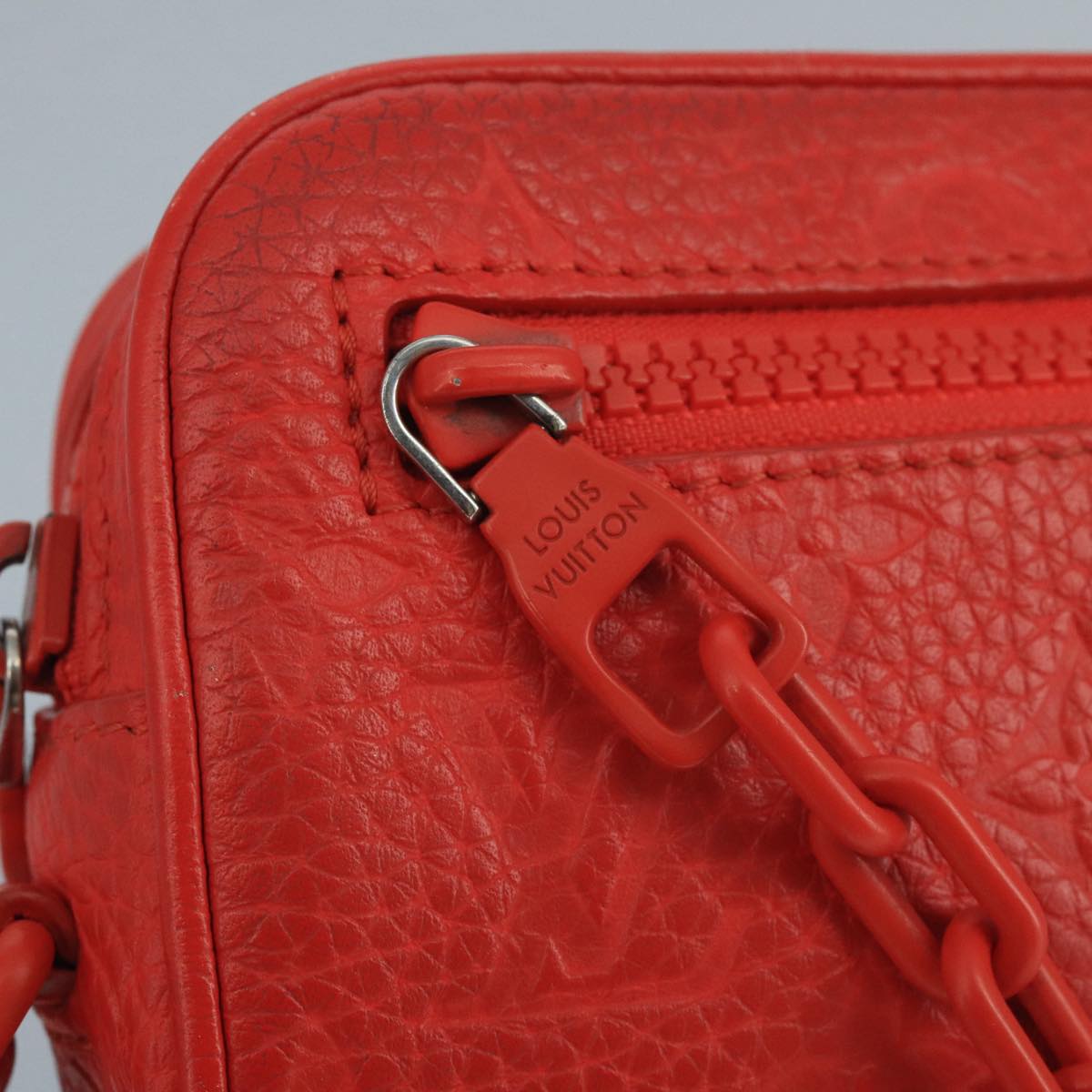Louis Vuitton Pochette Volga Red Leather Clutch Bag (Pre-Owned)