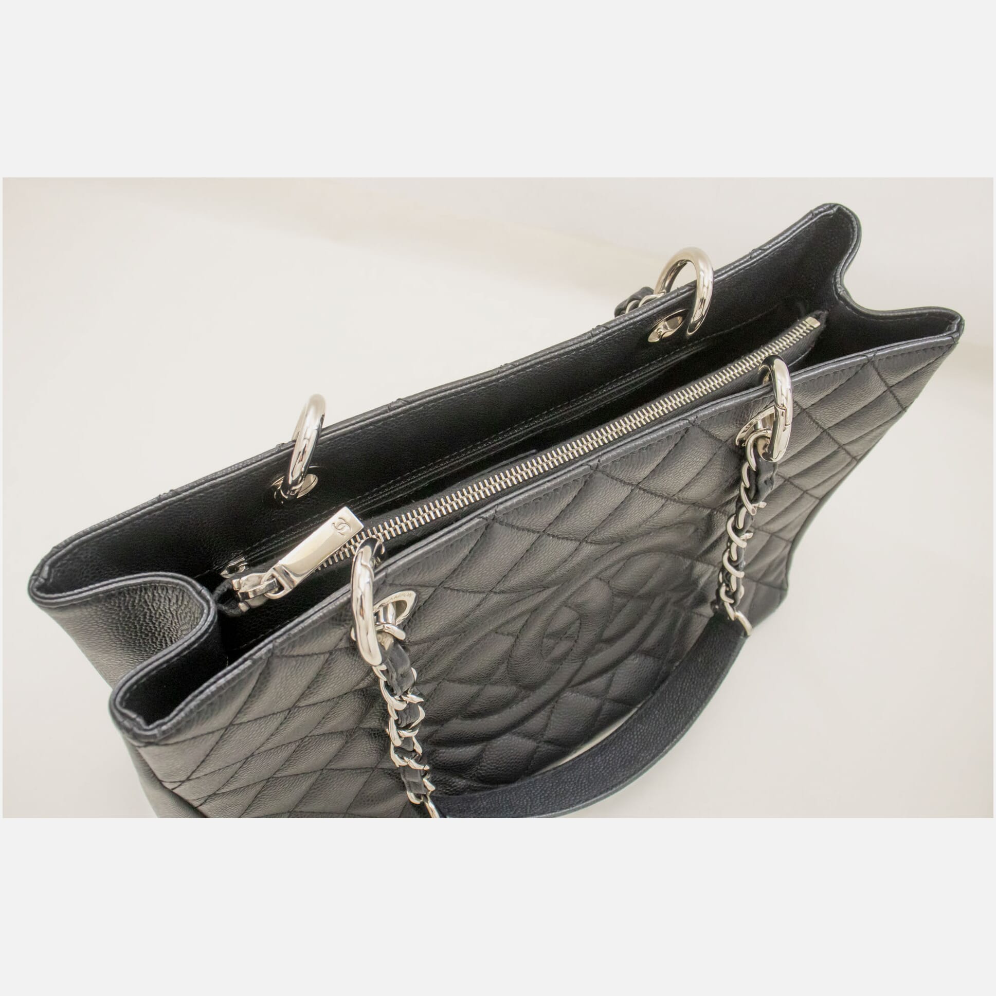 Chanel Shopping Black Leather Shoulder Bag (Pre-Owned)