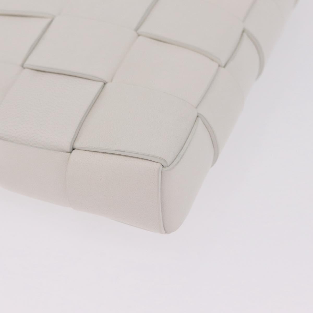 Bottega Veneta The Snap Clutch Maxi Intrecciato Leather With Wood And Metal White Leather Clutche & Pouche Bag (Pre-Owned)