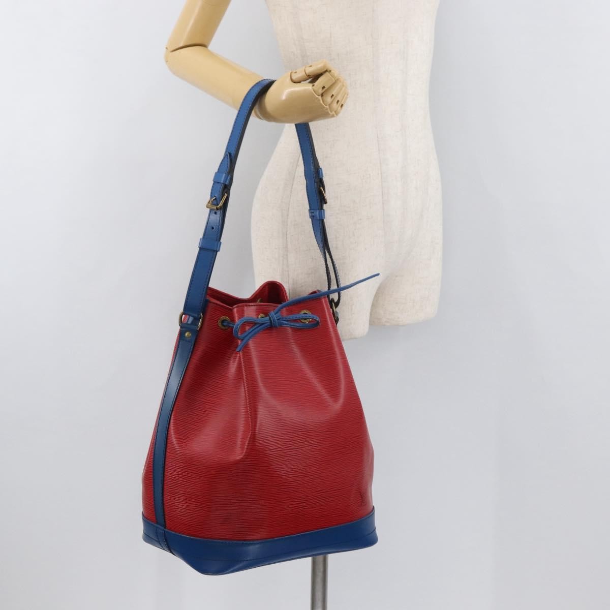Louis Vuitton Bicolor Noe Epi Leather Red Leather Shoulder Bag Bag (Pre-Owned)