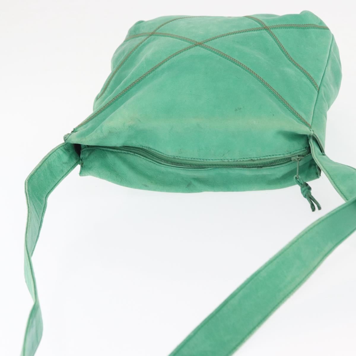 Loewe Vintage Leather Green Leather Shoulder Bag Bag (Pre-Owned)