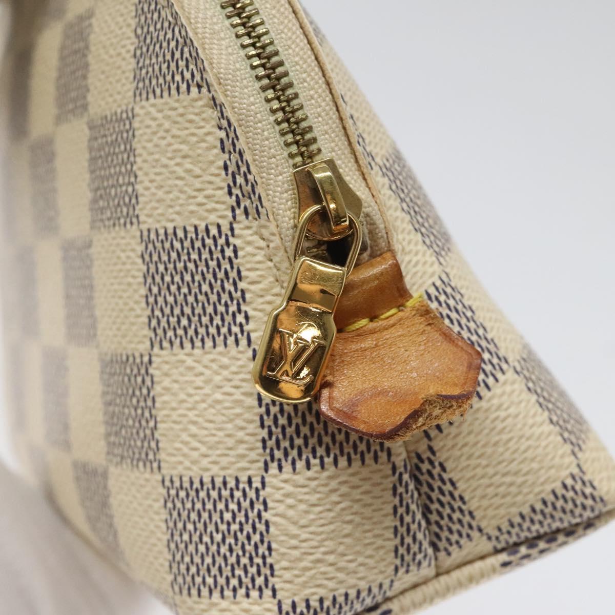 Louis Vuitton Cosmetic Pouch White Canvas Clutch Bag (Pre-Owned)