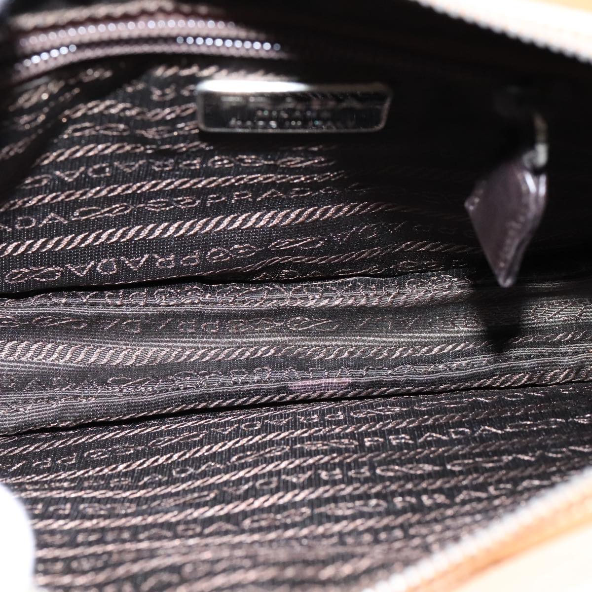 Prada Beige Leather Shoulder Bag (Pre-Owned)