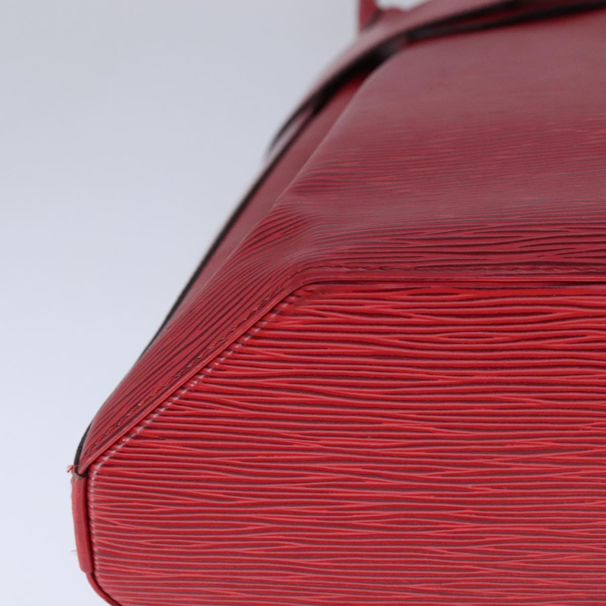 Louis Vuitton Sac D'épaule Red Leather Shoulder Bag (Pre-Owned)