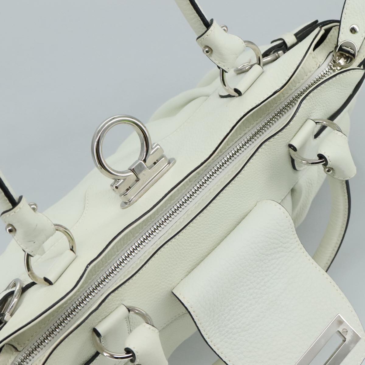 Salvatore Ferragamo Gancini White Leather Handbag (Pre-Owned)