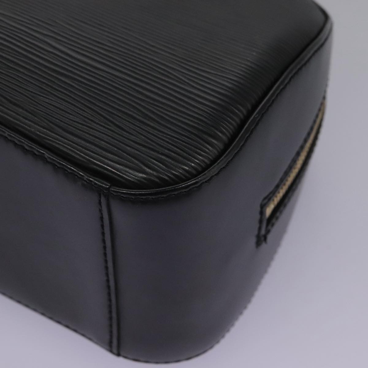 Louis Vuitton Jasmine Black Leather Handbag (Pre-Owned)