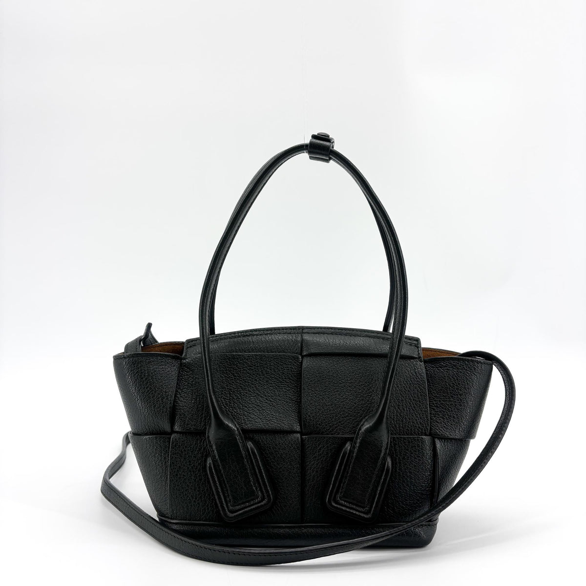 Bottega Veneta Arco Maxi Intrecciato Leather Black Leather Tote Bag Bag (Pre-Owned)