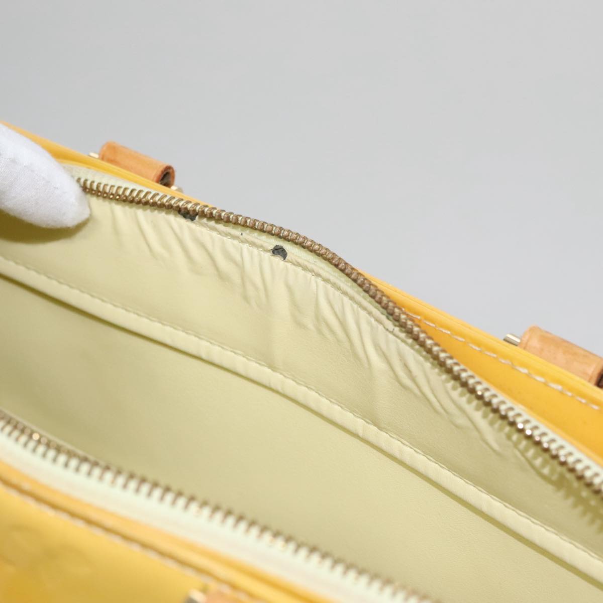 Louis Vuitton Columbus Yellow Patent Leather Tote Bag (Pre-Owned)