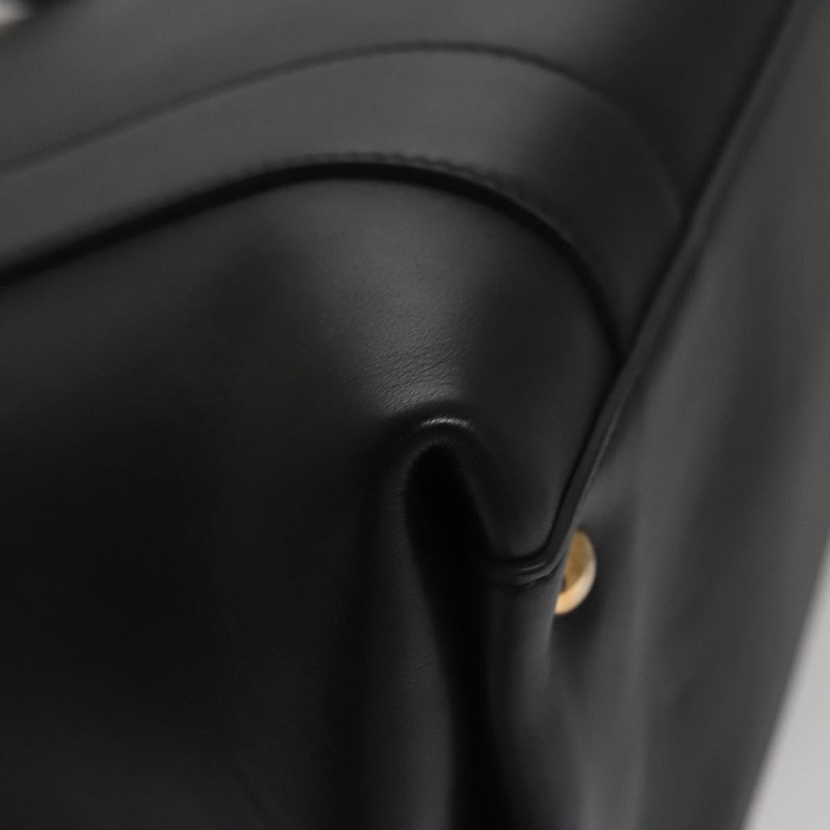 Salvatore Ferragamo Sookie Black Leather Handbag (Pre-Owned)