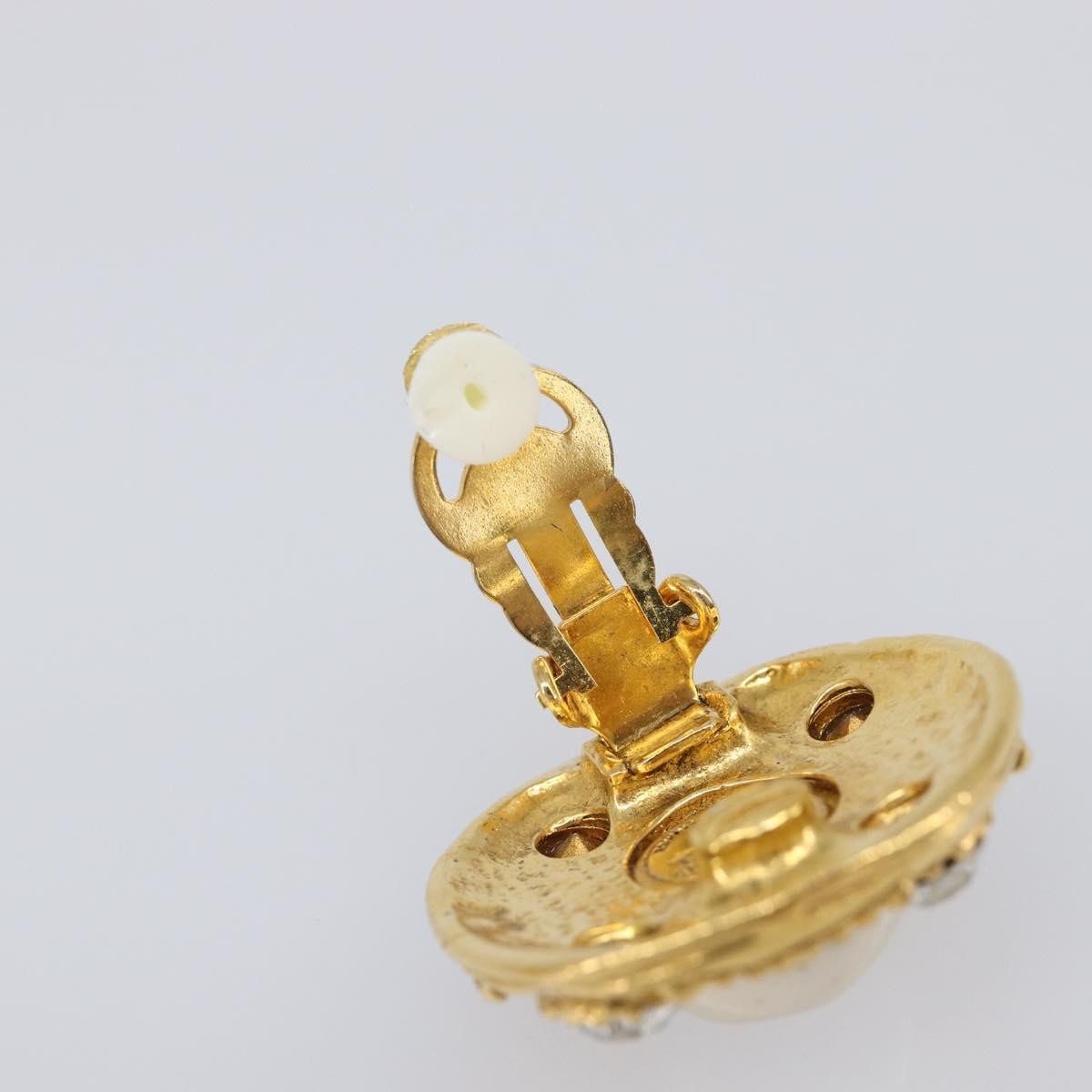 Chanel Vintage Round Clip-On Metal With Faux Pearl Gold Metal Earrings Jewelry (Pre-Owned)