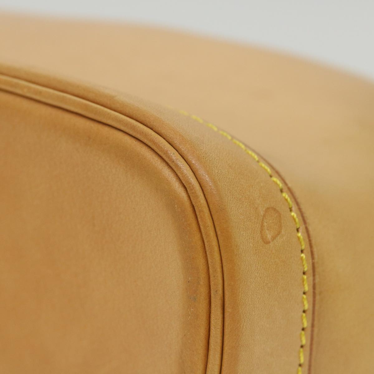 Louis Vuitton Noe Beige Leather Handbag (Pre-Owned)