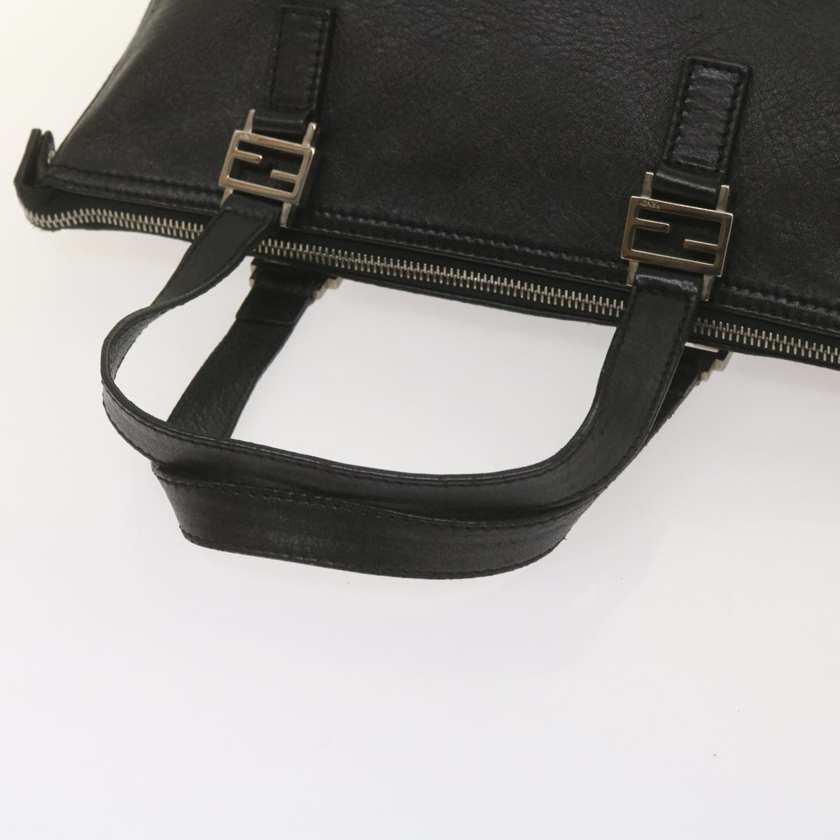 Fendi -- Black Leather Handbag (Pre-Owned)