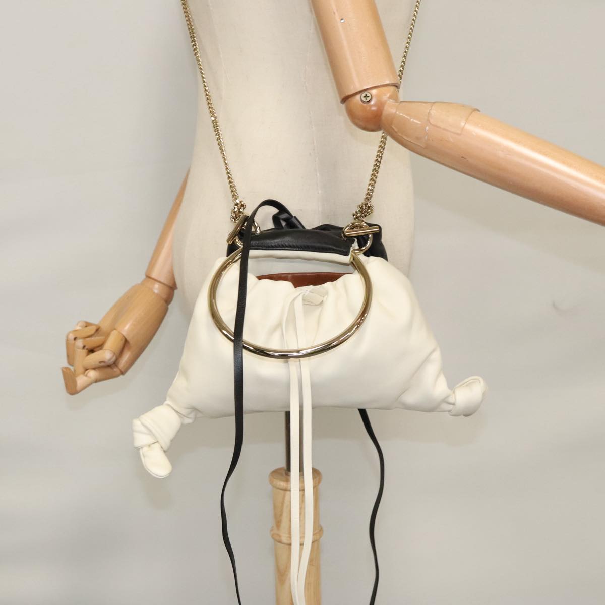 Chloé White Leather Handbag (Pre-Owned)