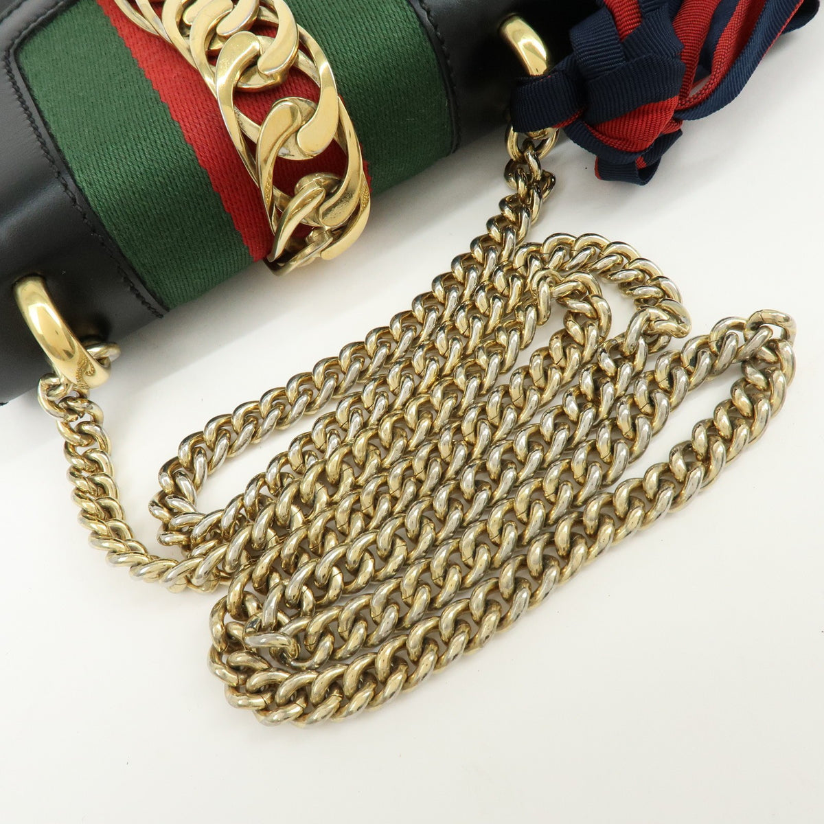 Gucci Sylvie Chain Leather Black Leather Shoulder Bag Bag (Pre-Owned)