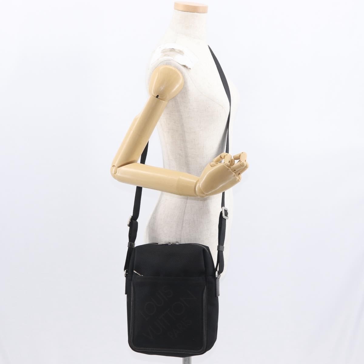 Louis Vuitton Citadin Messenger Damier Geant Canvas Black Canvas Handbag (Pre-Owned)