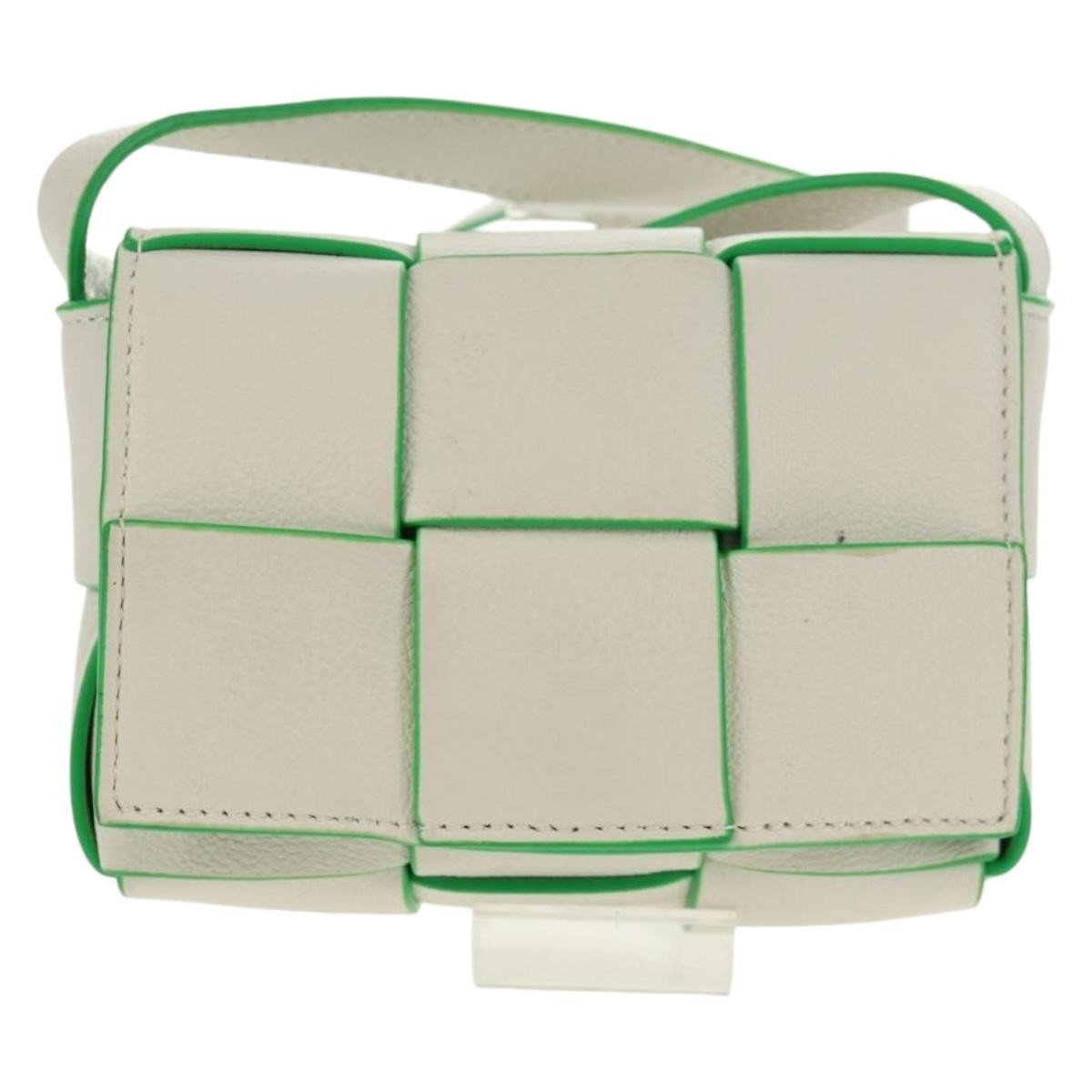 Bottega Veneta Cassette Maxi Intrecciato Leather White Leather Shoulder Bag Bag (Pre-Owned)