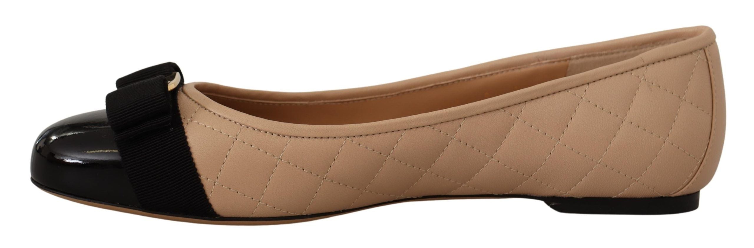 Salvatore Ferragamo Elegant Quilted Leather Flats - Chic Dual-Tone Women's Design