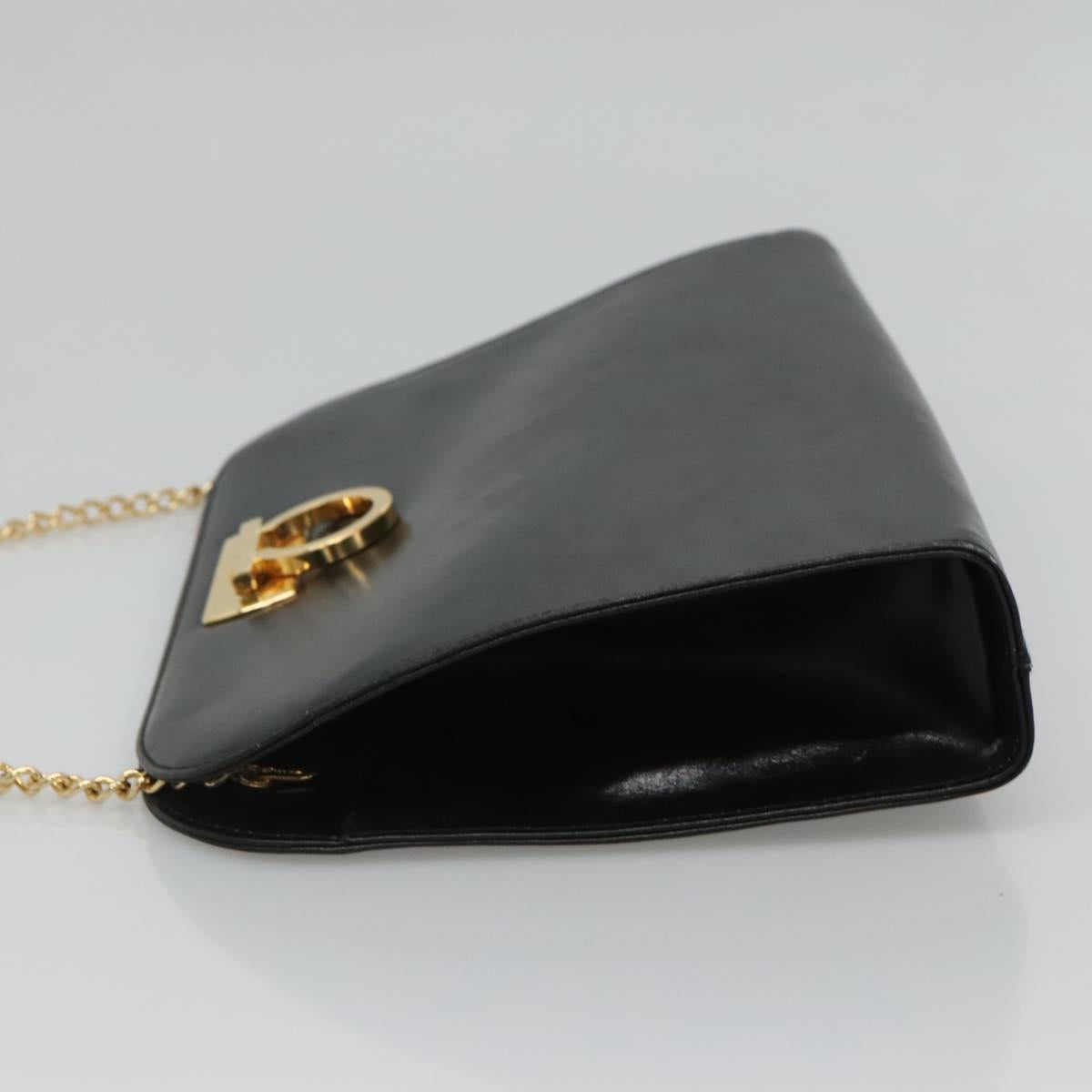 Salvatore Ferragamo Gancini Black Leather Shoulder Bag (Pre-Owned)