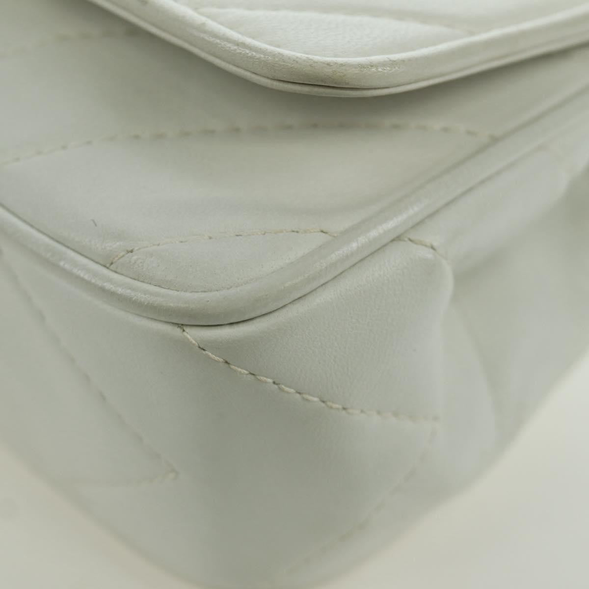 Chanel Vintage Gripoix Flap Leather White Leather Shoulder Bag Bag (Pre-Owned)