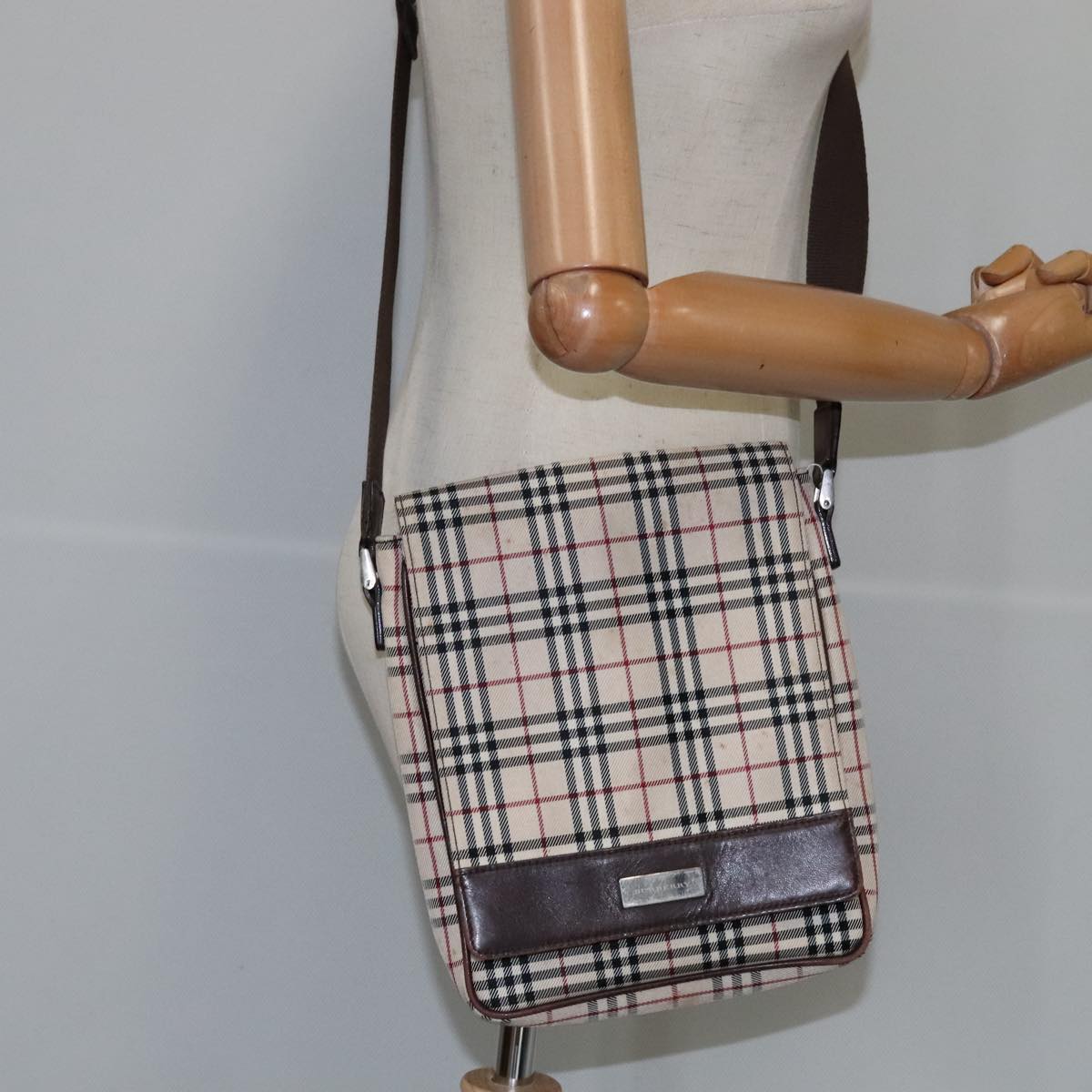 Burberry Nova Check Beige Canvas Shoulder Bag (Pre-Owned)