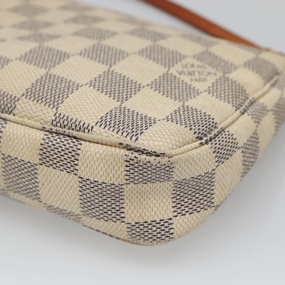Louis Vuitton Pochette Accessoire White Canvas Clutch Bag (Pre-Owned)