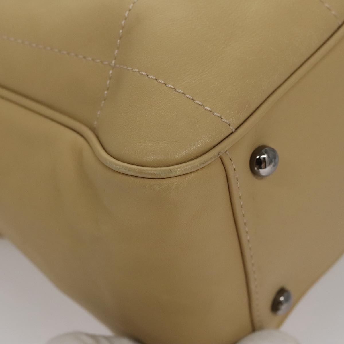 Chanel Chocolate Bar Beige Leather Handbag (Pre-Owned)