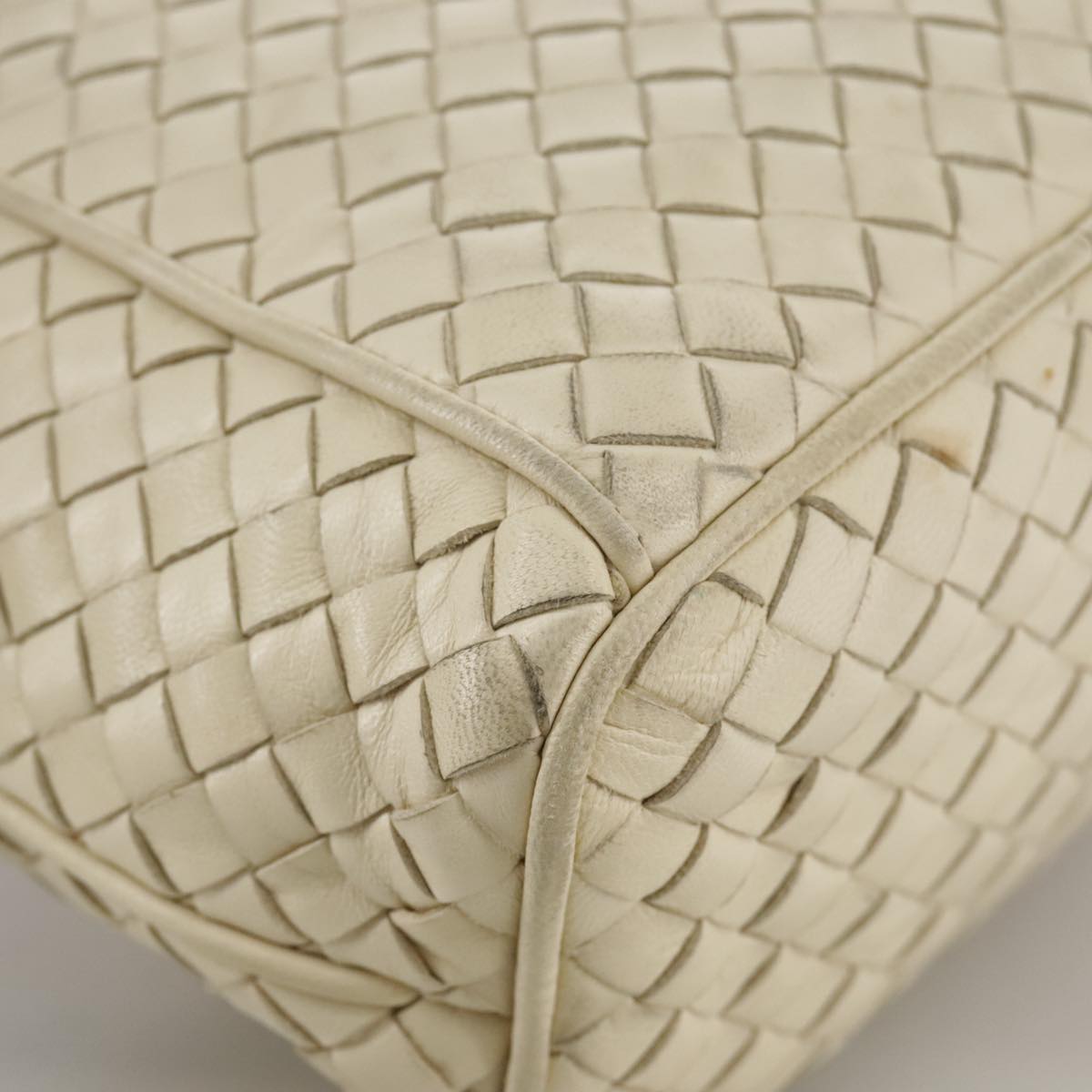 Bottega Veneta Beige Leather Handbag (Pre-Owned)