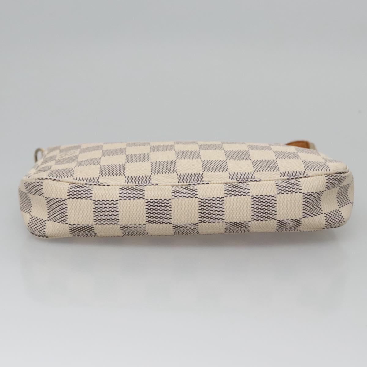 Louis Vuitton Pochette Accessoire White Canvas Clutch Bag (Pre-Owned)