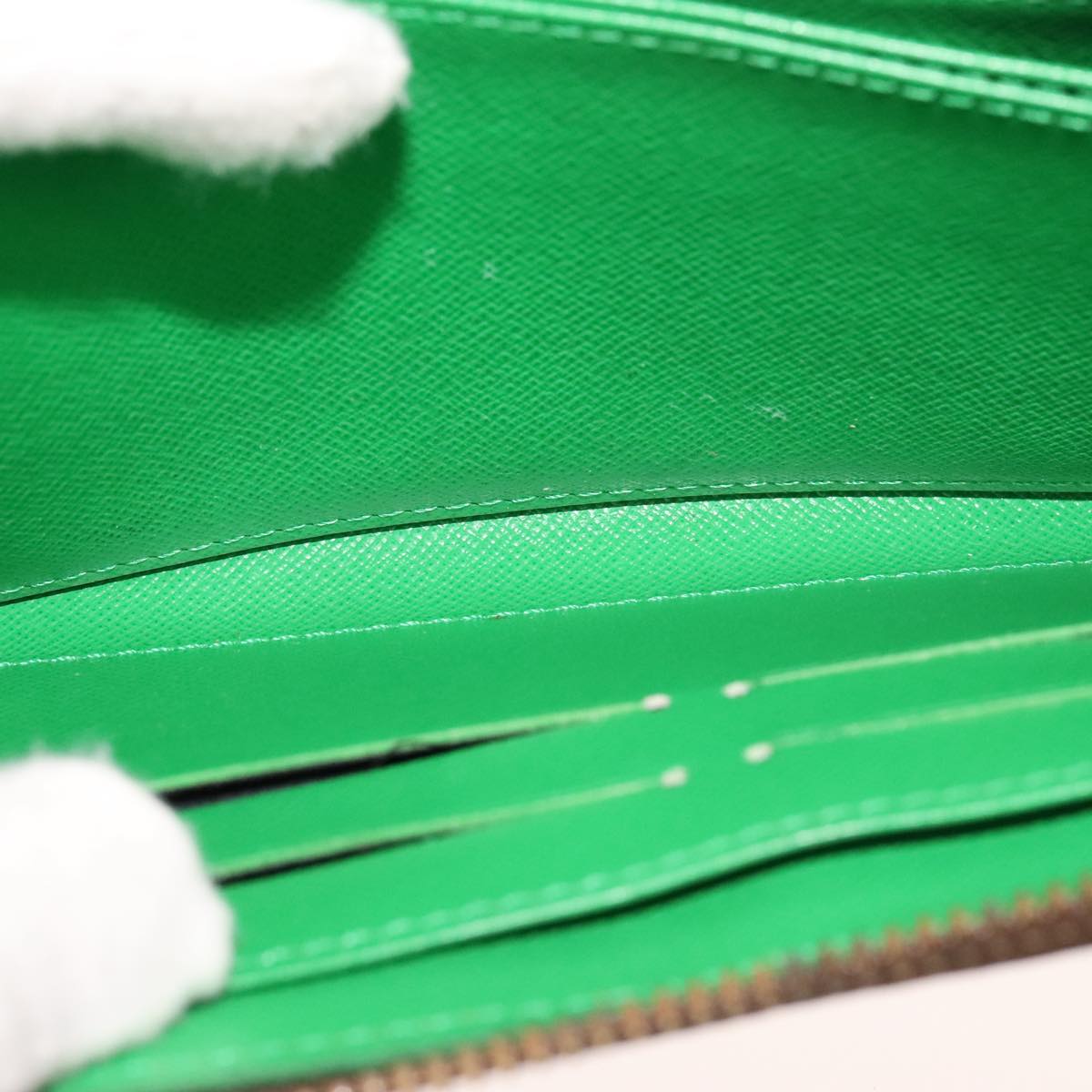 Louis Vuitton Zippy Wallet Green Canvas Wallet (Pre-Owned)