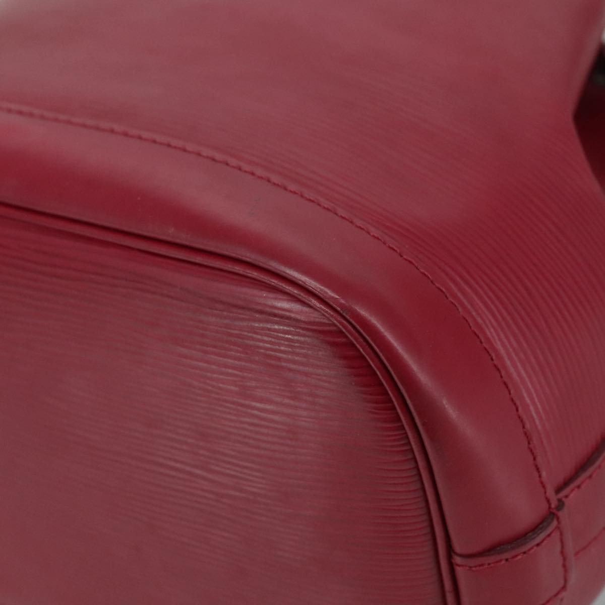 Louis Vuitton Noé Bb Burgundy Leather Shoulder Bag (Pre-Owned)