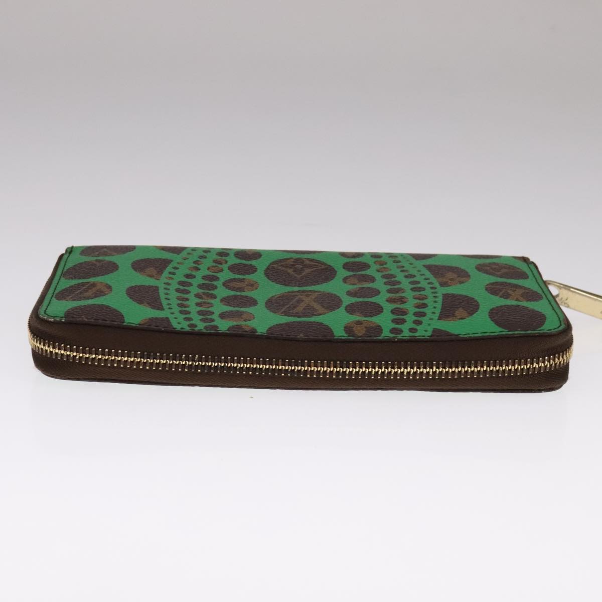 Louis Vuitton Zippy Wallet Green Canvas Wallet (Pre-Owned)
